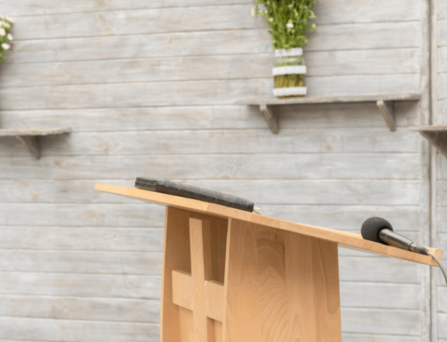 Choosing an Officiant for the Funeral Service